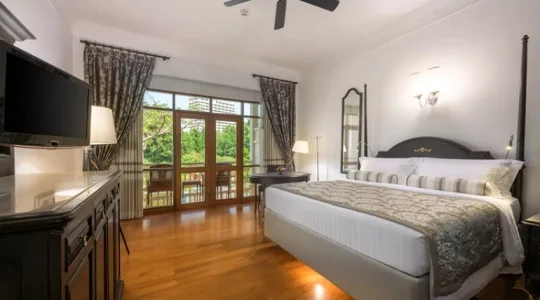 CENTARA_GRAND_BEACH_RESORT